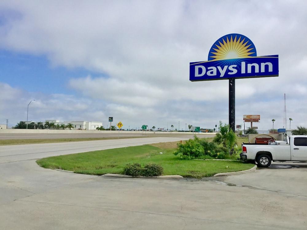 Days Inn & Suites By Wyndham Katy Dış mekan fotoğraf